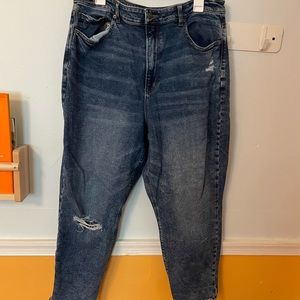 Nwot American eagle mom jeans 18 short